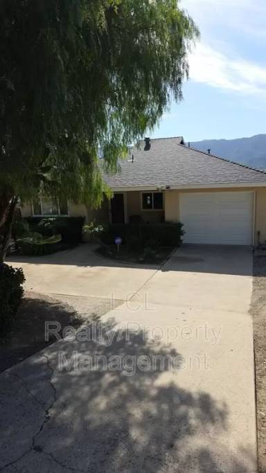 Main picture of 17977 Lakeshore Dr
