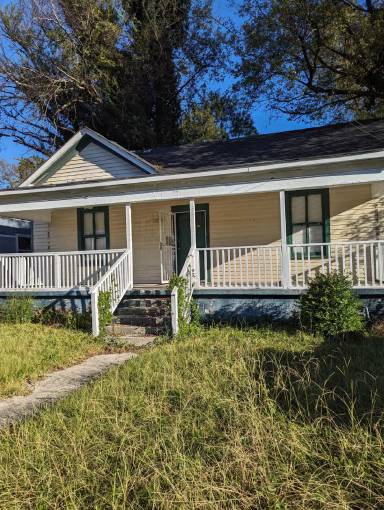 Main picture of 645 Rutherford Ave