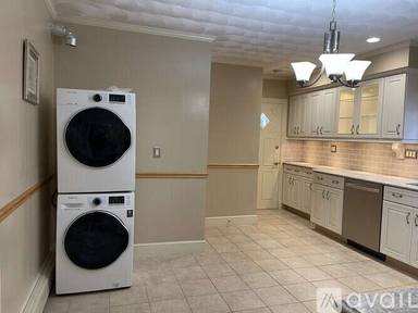 Main picture of 182 Cedar St