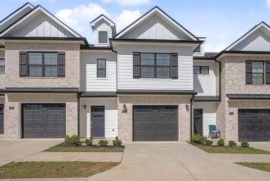 Main picture of 713 Hollie Way