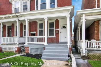 Main picture of 902 W King St