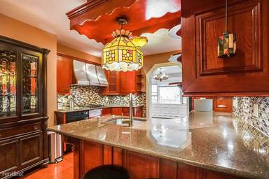 Main picture of 304 Avenue B