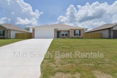 Main picture of 829 Pine Tree Rd