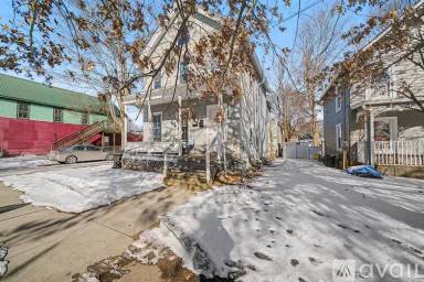 Main picture of 104 Ball St