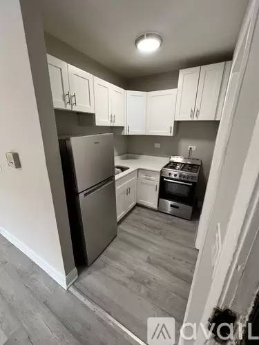 Main picture of 4611-15 1/2 S Drexel Blvd