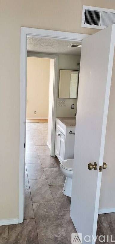 Main picture of 505 Roma Ave NE