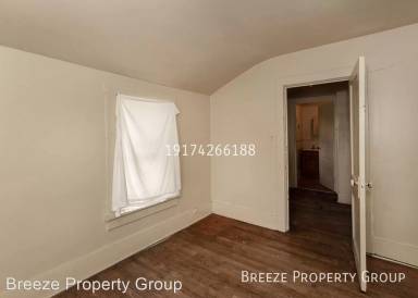 Main picture of 1502 E 12th St