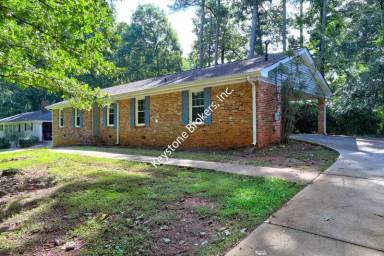 Main picture of 6068 Meadowbrook Dr
