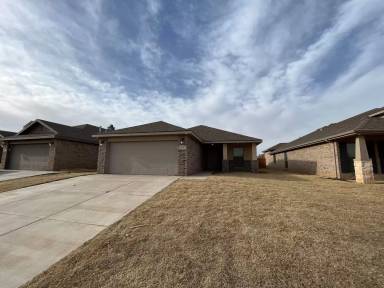 Main picture of 7430 105th St