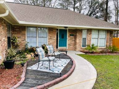 Main picture of 819 Richmond Ct
