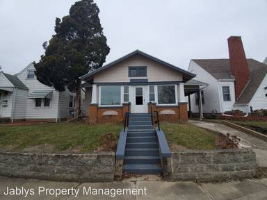 Main picture of 620 E 31st St