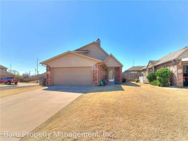 Main picture of 1004 SW 24th St