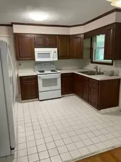 Main picture of 1 Conway Dr