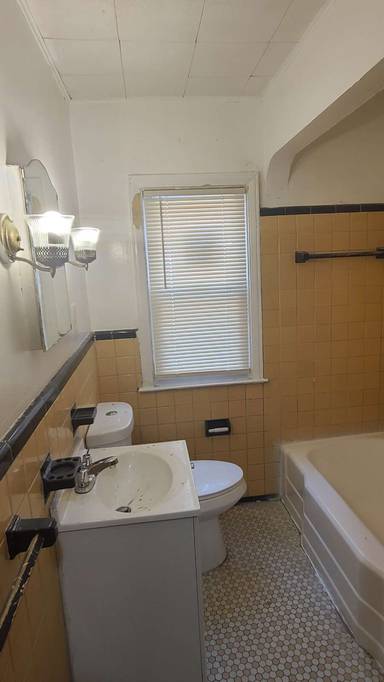 Main picture of 5565 Coplin St