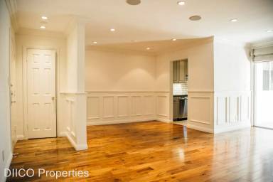 Main picture of 625 N Flores St