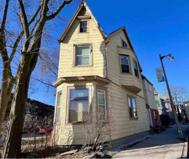 Main picture of 2407 N Farwell Ave