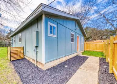 Main picture of 205 Red Oak Cir