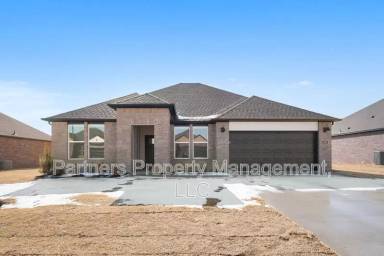 Main picture of 411 W Taverner Xing