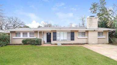 Main picture of 2018 W Randol Mill Rd