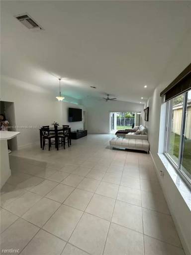 Main picture of 1402 Sabal Trl