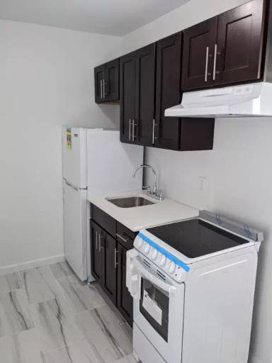 Main picture of 2209 Main St
