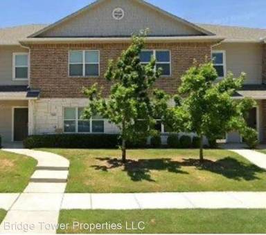 Main picture of 1332 Lake Crest Ln
