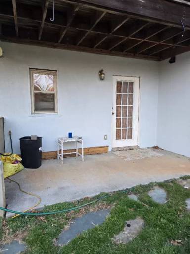 Main picture of 324 S French Broad Ave