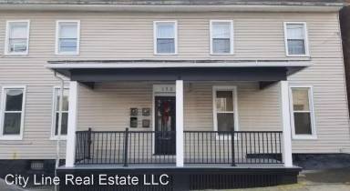 Main picture of 132 E Main St