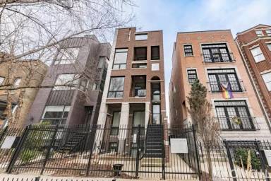 Main picture of 1133 W Addison St