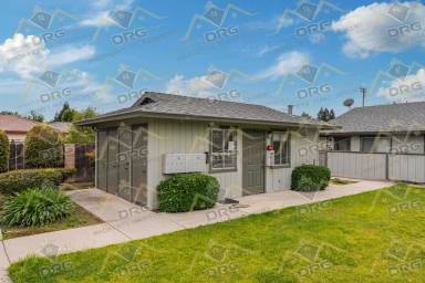 Main picture of 1229 W Roseburg Ave