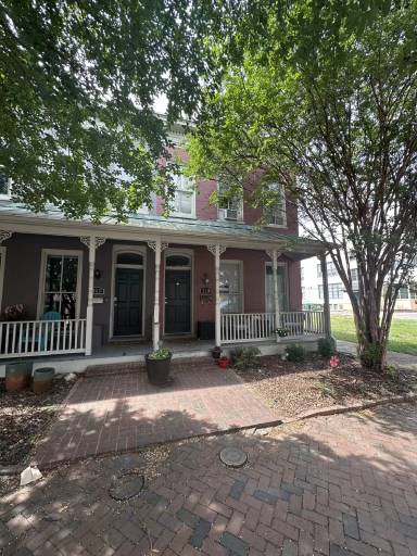 Main picture of 522 1/2 N 1st St