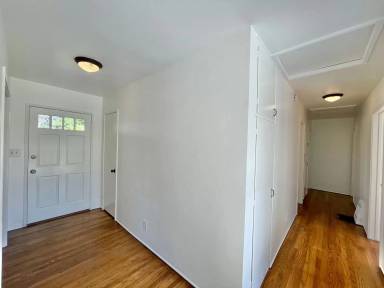 Main picture of 1561 Glendon Ave