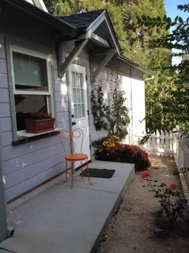 Main picture of 135 Carpenter St
