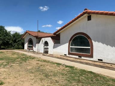 Main picture of 16636 Longview Ave