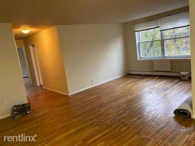 Main picture of 610 E Front St