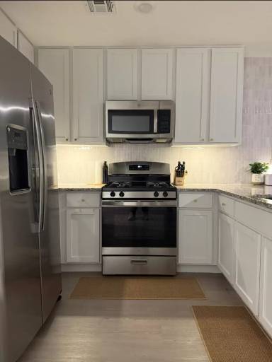 Main picture of 14908 Parkway Center Ave