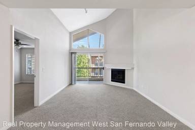 Main picture of 5545 Canoga Ave