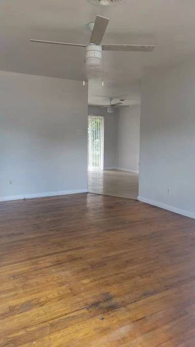 Main picture of 615 W Avenue A