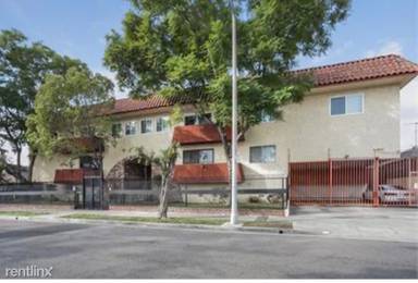 Main picture of 425 N Hobart Blvd