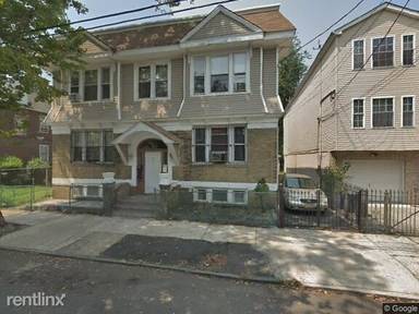 Main picture of 81 Schley St