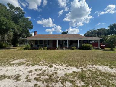 Main picture of 3203 W Baker St