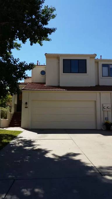 Main picture of 2000 Vista Dr