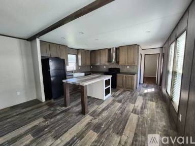 Main picture of 200 Raider Ln