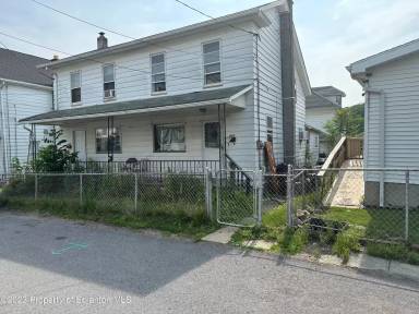 Main picture of 211 Gould St