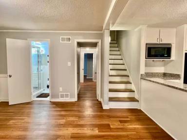 Main picture of 5615 Southampton Rd