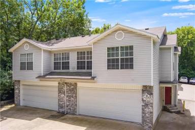 Main picture of 1477 N Gregg Ave