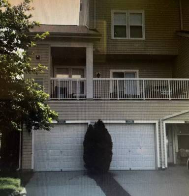 Main picture of 42425 Goldenseal Sq