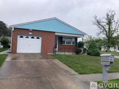 Main picture of 207 Torrey Pines Dr