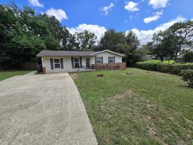 Main picture of 6202 Fairview Dr