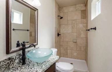 Main picture of 15311 Knollwood Cir